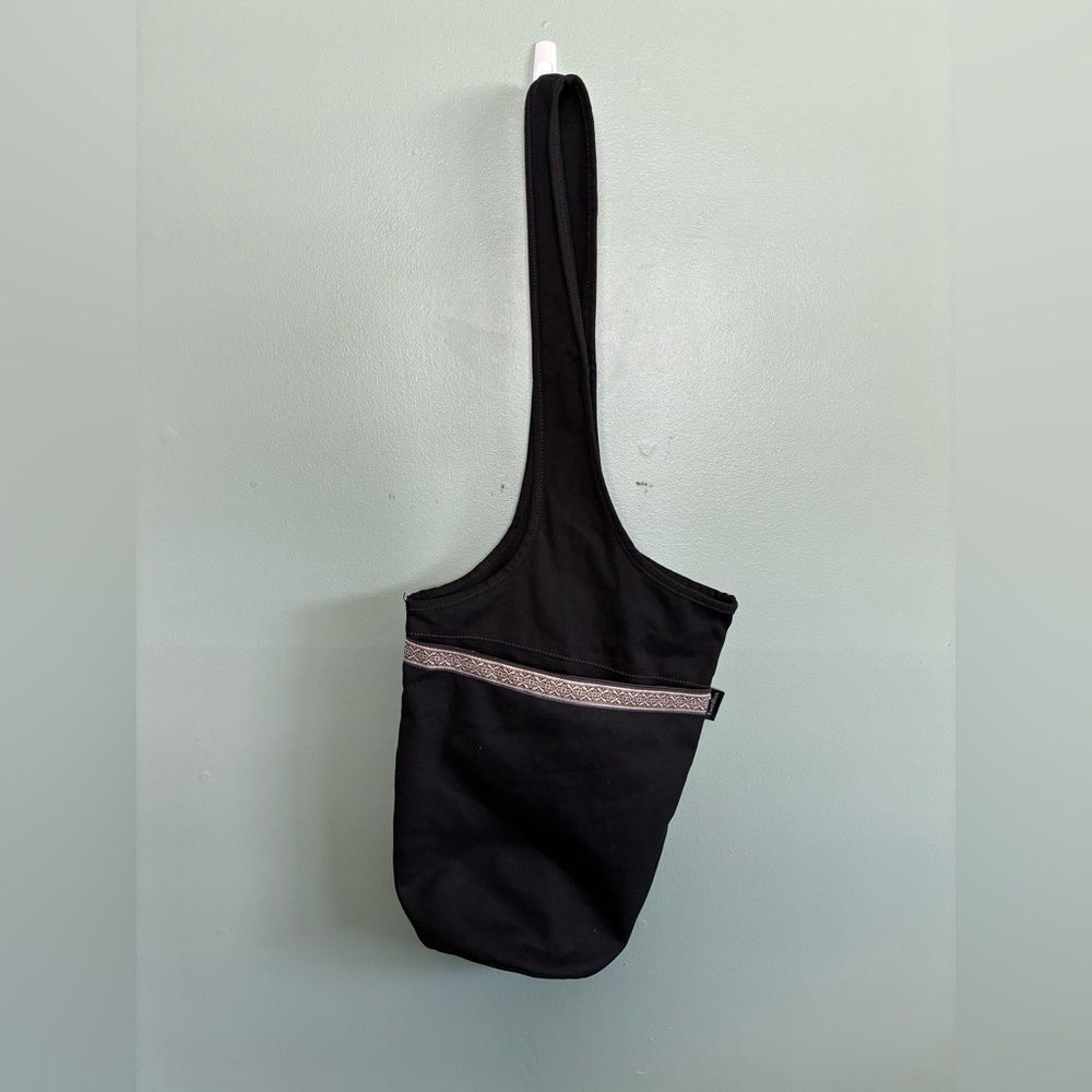 Ewedoos Black Canvas Yoga Mat Bag with Patterned Strap